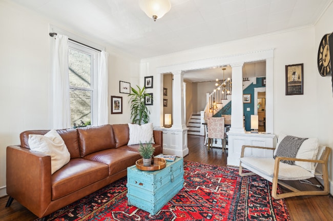 Photo - 323 W 7th St Townhome