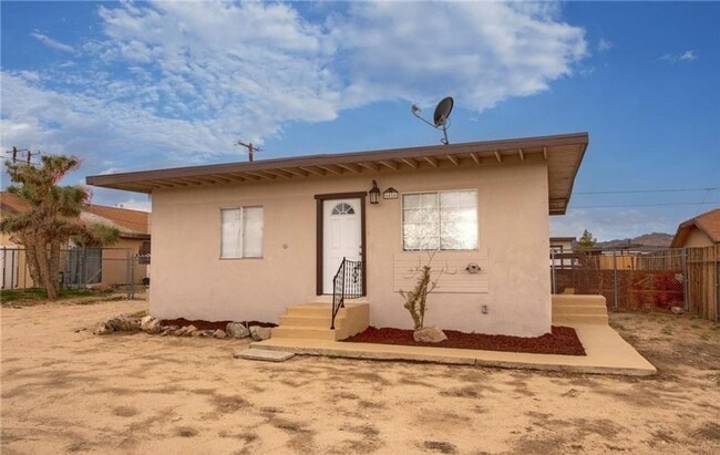 Building Photo - AVAILABLE NOW! LOVELY Remodeled 2 Bedroom / 2 Bath home in Yucca Valley! MOVE IN SPECIAL - 50% OF... Unit A