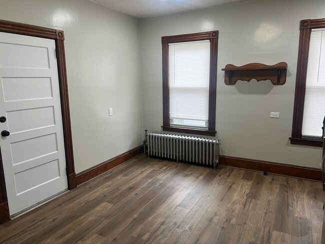 Photo - 93 Newton St