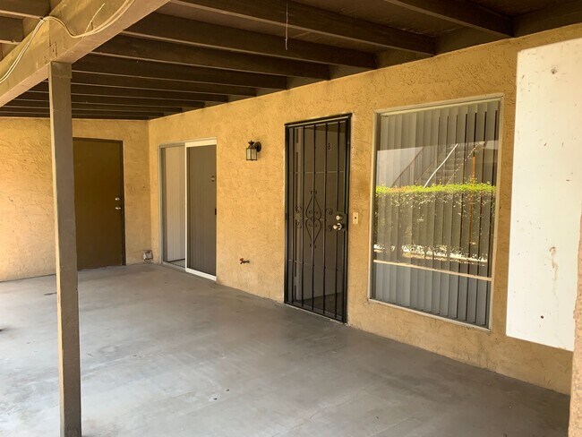 Parkwood Ct 4401 - Parkwood Ct 4401 Apartment Unit B