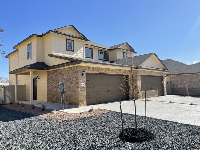 Building Photo - Brand New Duplex in Seguin Rental