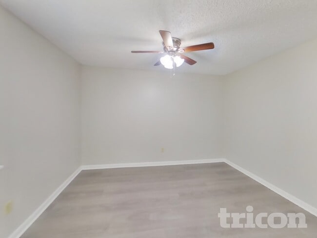 Photo - 6656 Alisma Ln