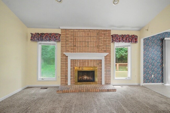 Photo - 456 Essex Dr