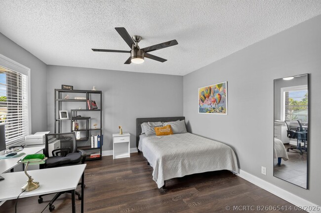 Photo - 812 NW 30th Ave