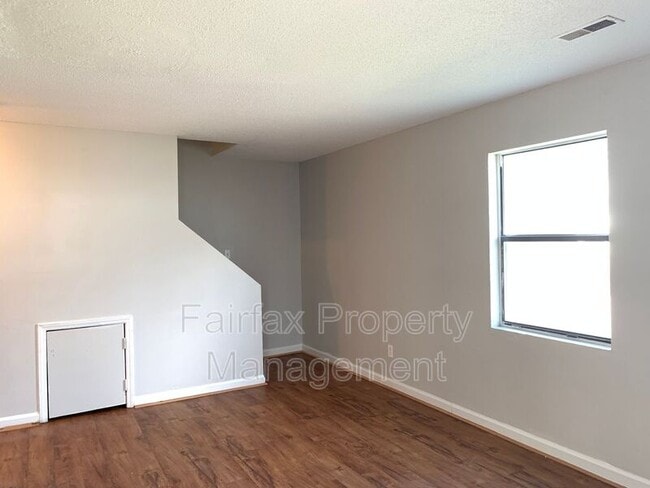 Photo - 1427 Cherrycrest Dr
