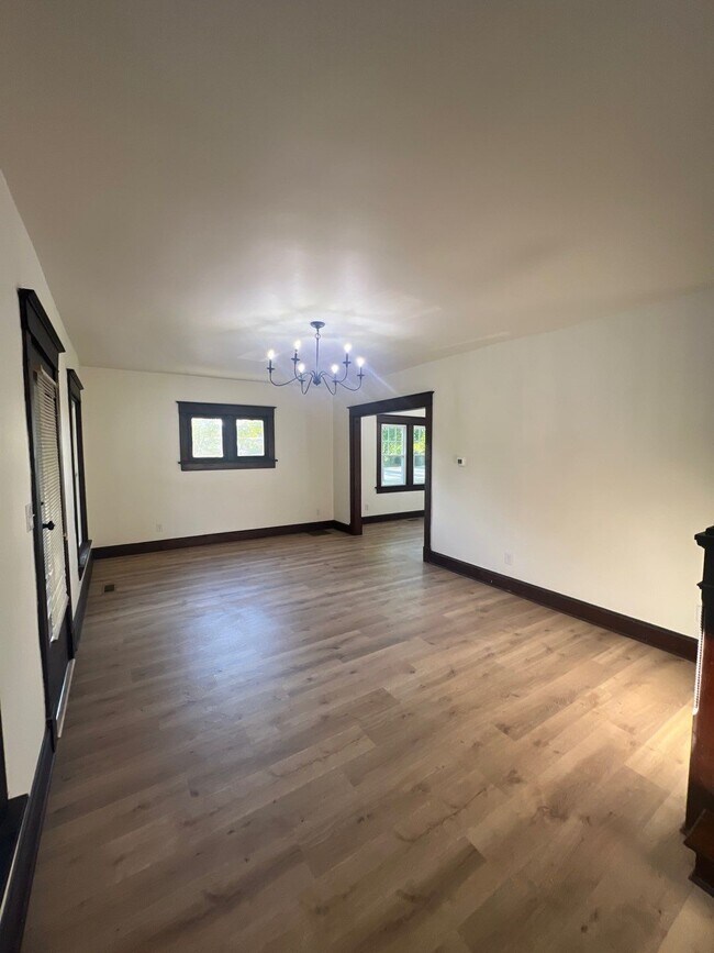 Photo - 910 Sanders St