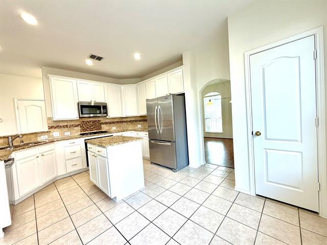 516 Hawken Dr
