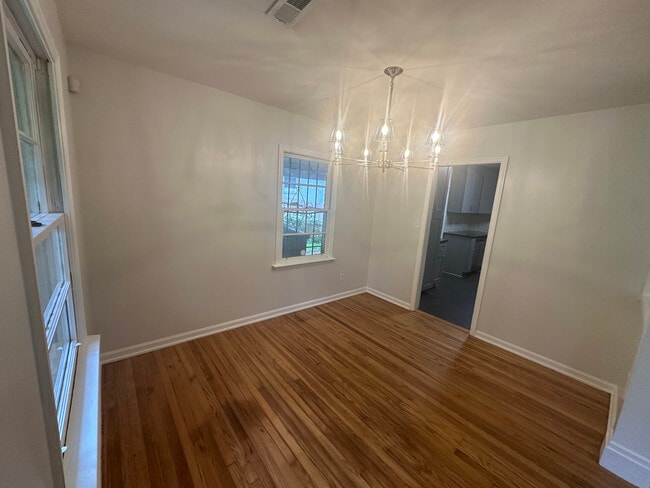 Photo - 349 Laquita Dr SE