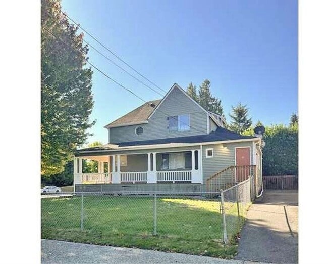 Building Photo - 4002 S Yakima Ave Unit Apt A / Lower