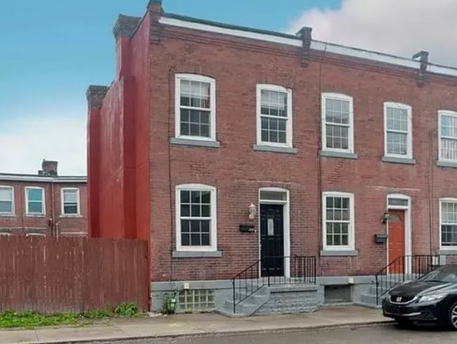 Photo - 4637 Plummer St