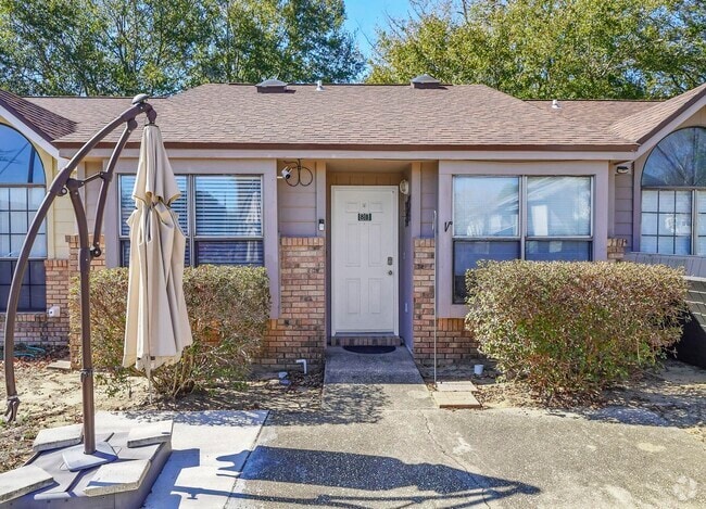 Building Photo - 8 Viking Dr NW Rental