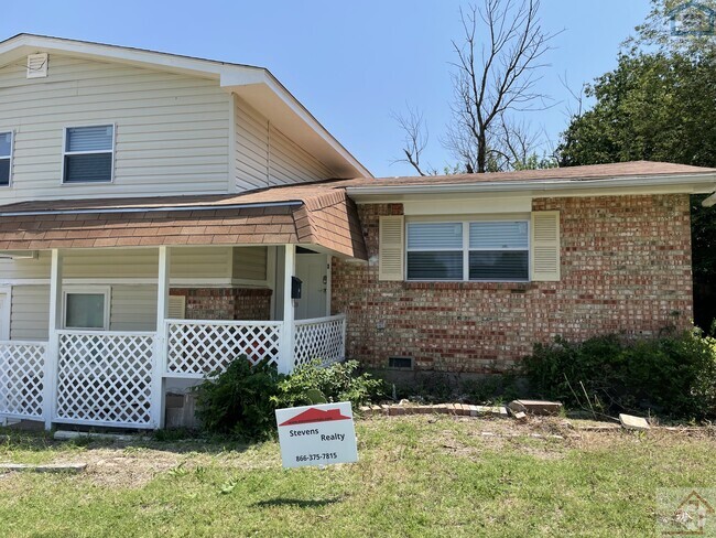 Building Photo - 2265 NW 40th St Rental