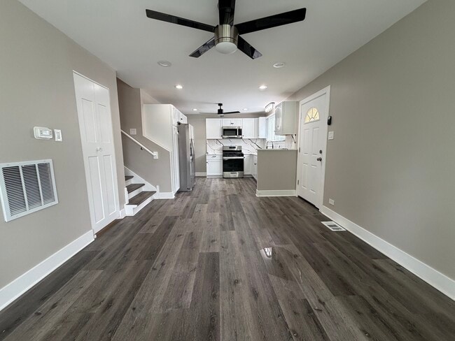 Photo - 527 W 16th Pl