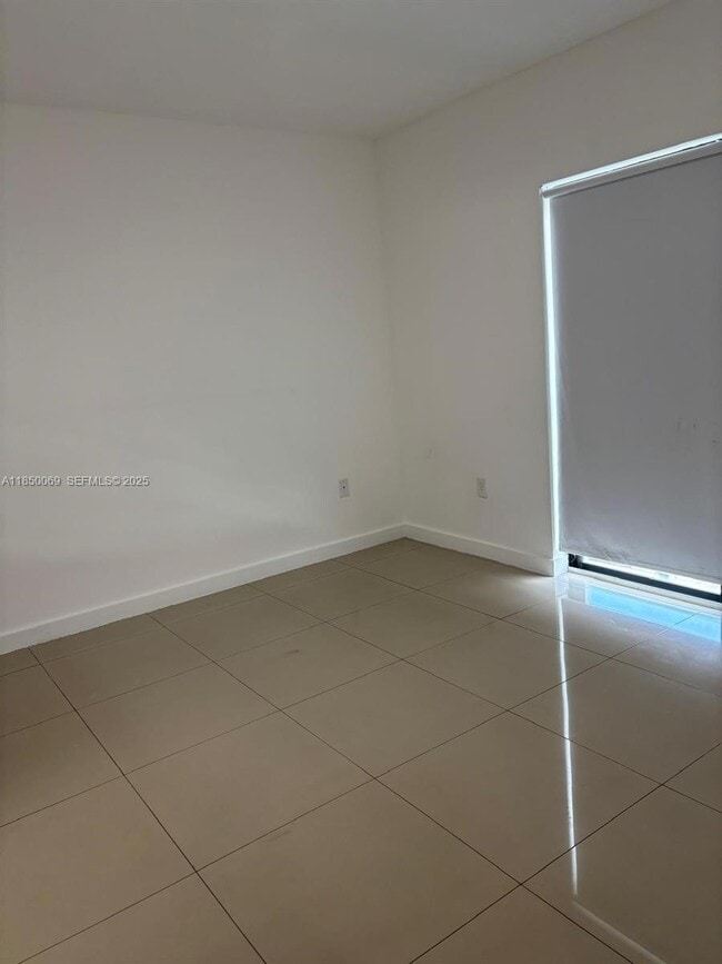 Photo - 423 E 27th St Unit 203