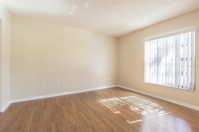 Photo - 13608 S Village Dr