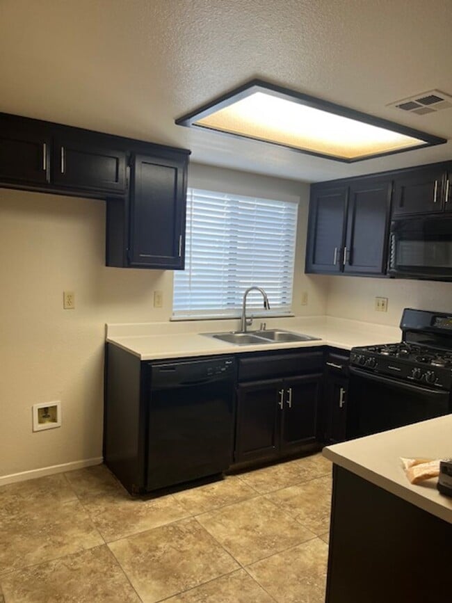 Photo - BC817-11 Unit 817-16