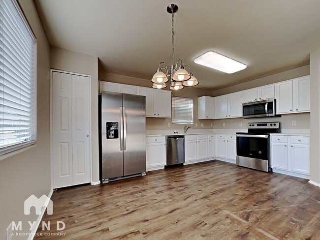 Photo - 28504 N Dolomite Ln