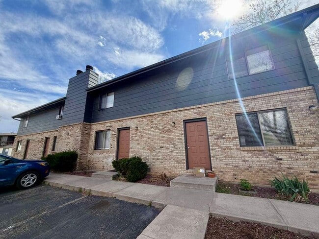 Building Photo - 1624 Azalea Dr