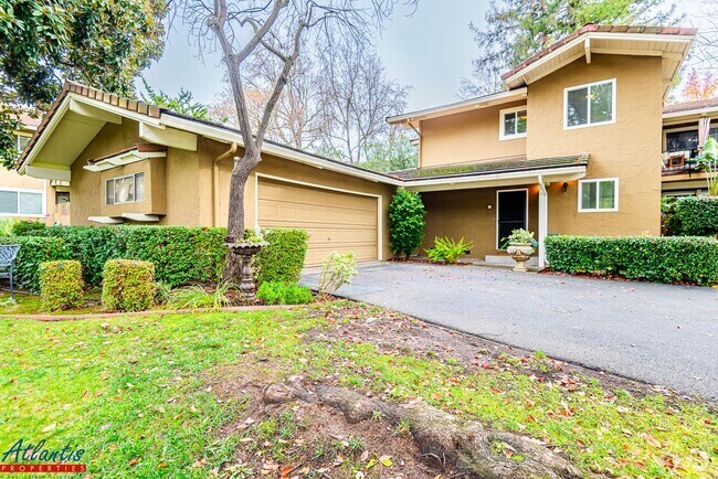 Building Photo - Pueblo De Los Gatos | Garage | Desirable L... Unit 01 Rental