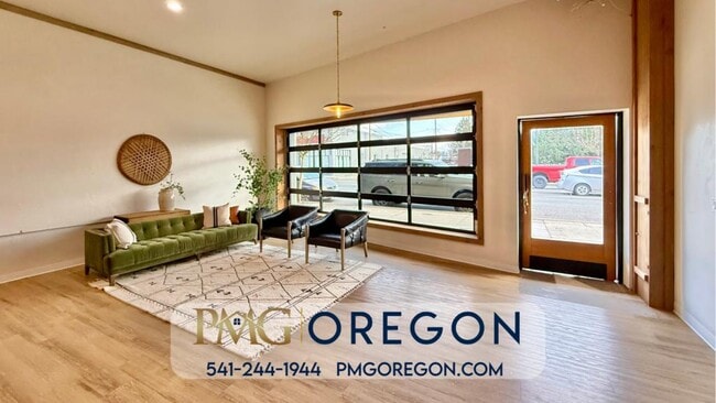 Photo - 626 SW 6th St