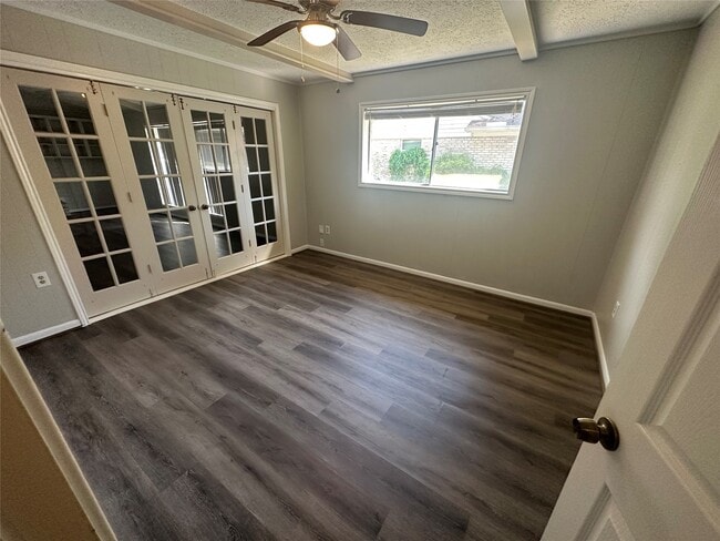 Photo - 29031 Elmwood Dr