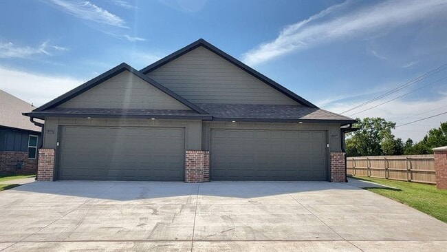 11519 University Dr