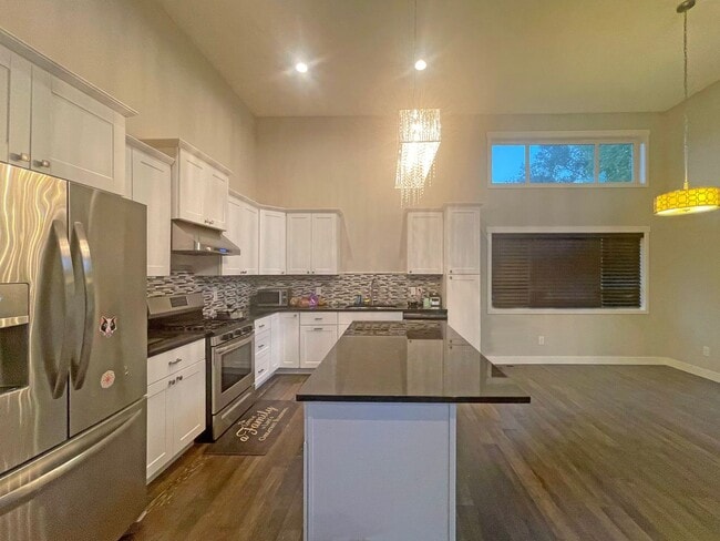 Photo - Spacious and Modern 4 Bedroom 3 Bath in Richfield is Pet Friendly!