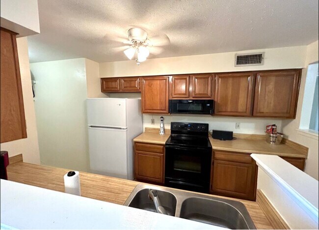 Photo - 2800 Longmire Dr Unit 3