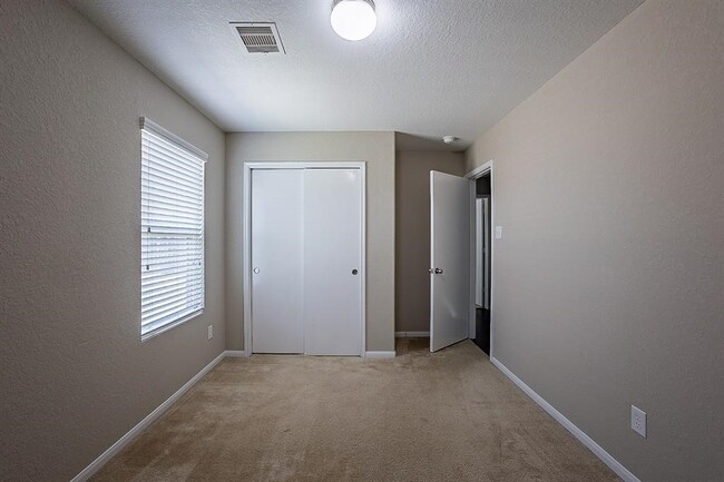Building Photo - 3039 Upland Spring Trace