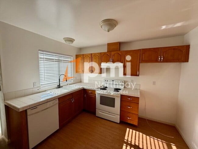 Photo - 808 Spoonbill Ln