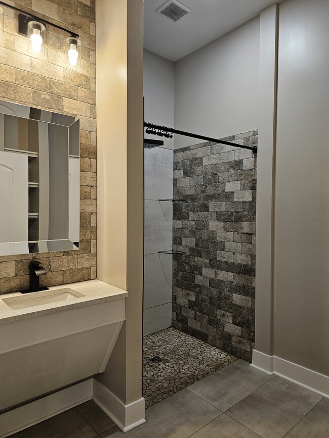 Bathroom - 5827 Broadway St Unit 101