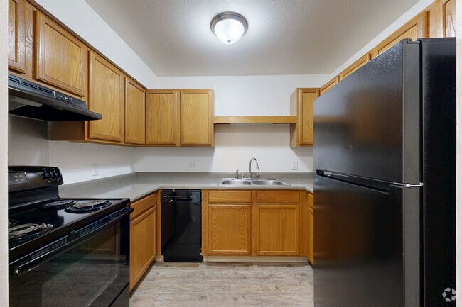 2BR, 1BA - 750SF - Kitchen - Waterview on the Parkway Apartments