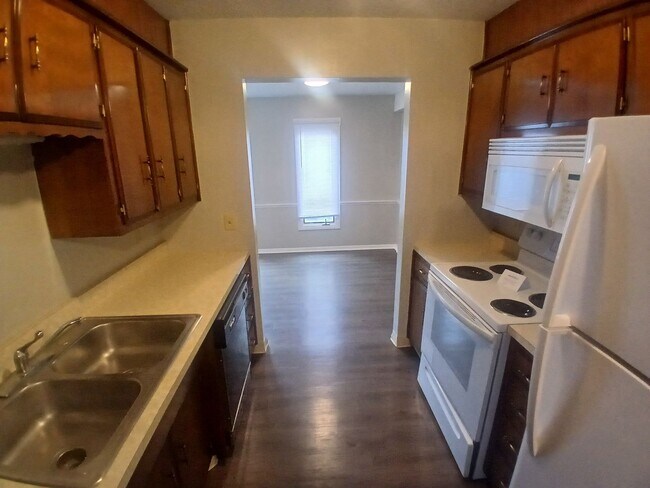 Photo - On-Site Laundry Unit 106-A