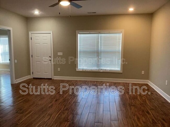 Photo - 145 Bruin Dr Unit 103