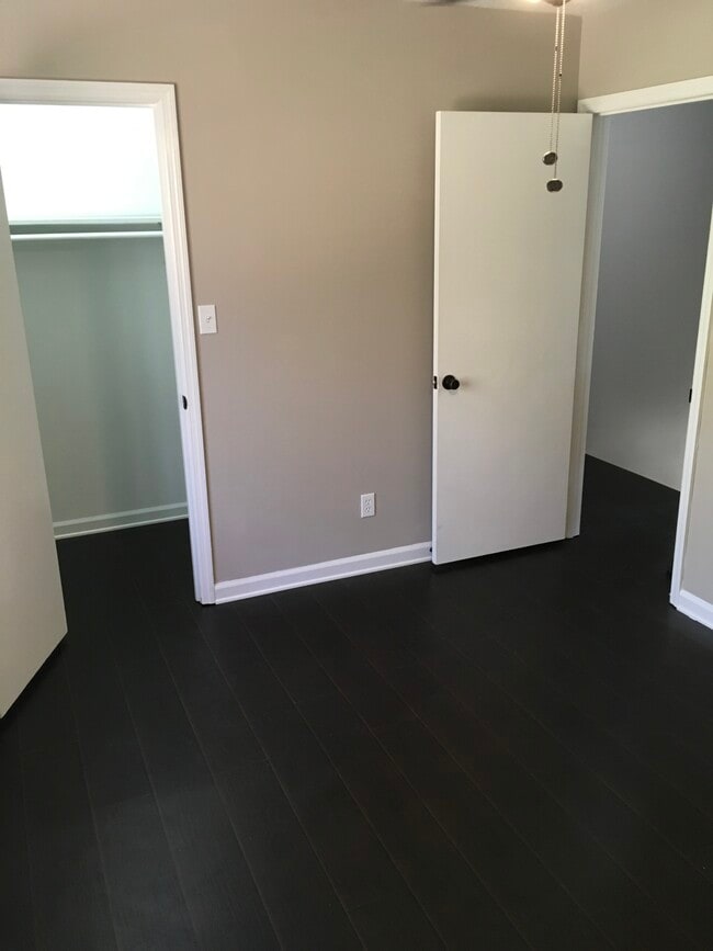 Building Photo - 110 Hillpine