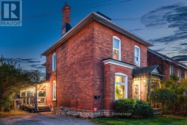 Photo - 88 Moore St