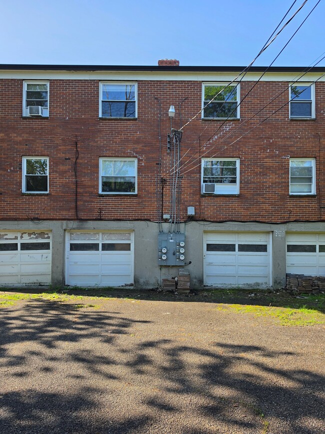 Photo - 829 Uhrig Ave Unit 4