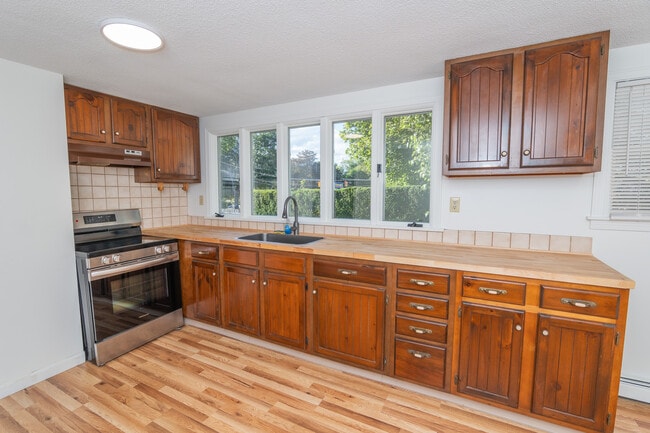 Photo - 137A Kingstown Rd