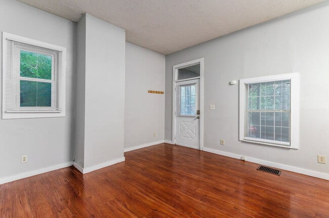 Photo - 1518 Worthington St Unit A