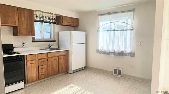 Photo - 26 Alcona Ave