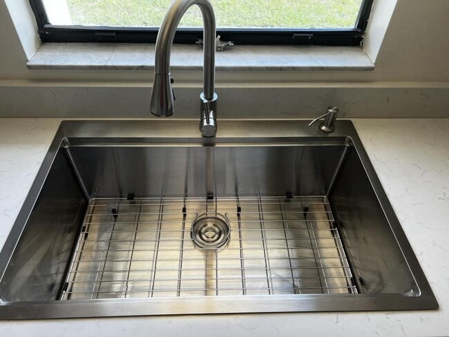 Photo - 110 E Washington St