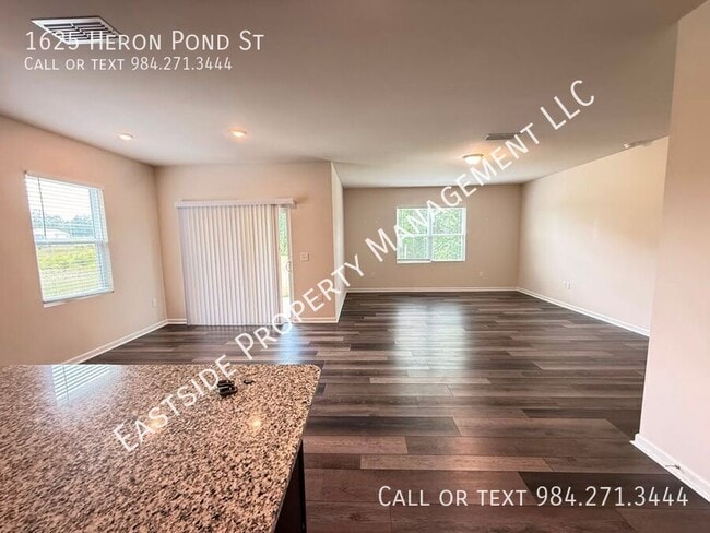 Photo - 1625 Heron Pond St
