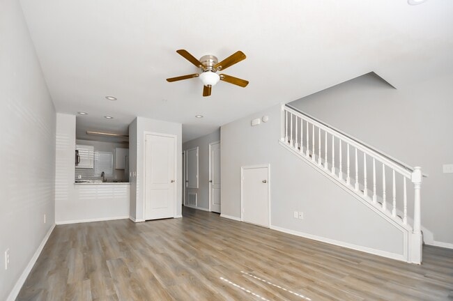 1446 W Netherland Way Unit 3