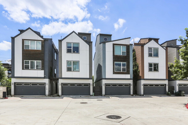 Photo - 1416 Waterloo Shore Ln