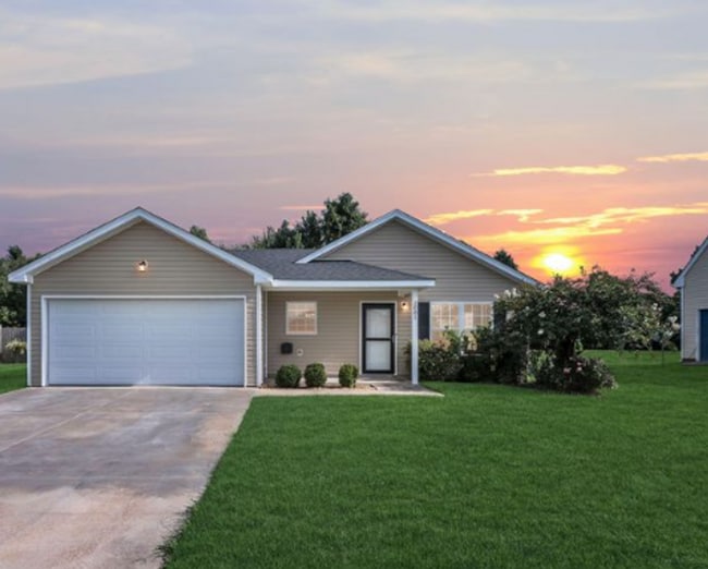 Building Photo - Herons Ridge 3 bed, 2 bath ranch Rental
