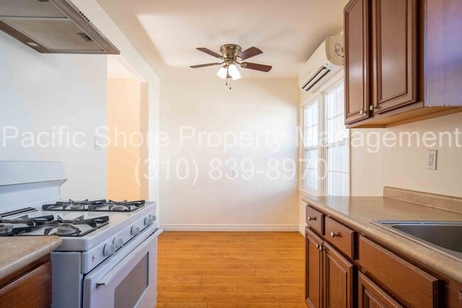 Photo - 14220 Gilmore St Unit 14224