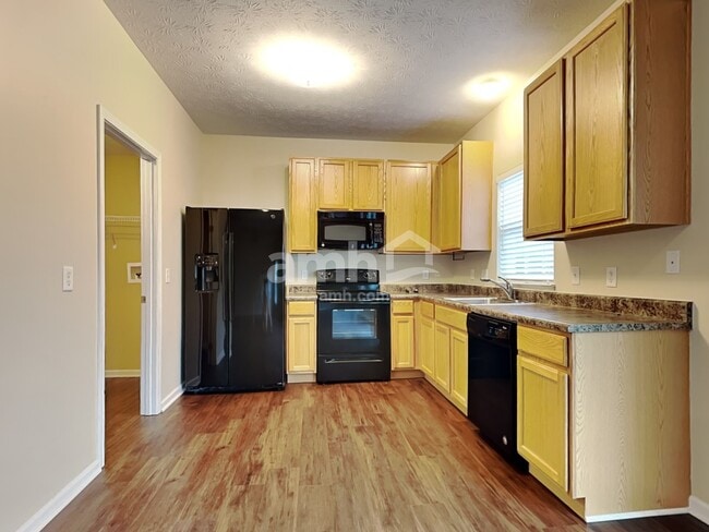 Photo - 609 Panzeretta Dr