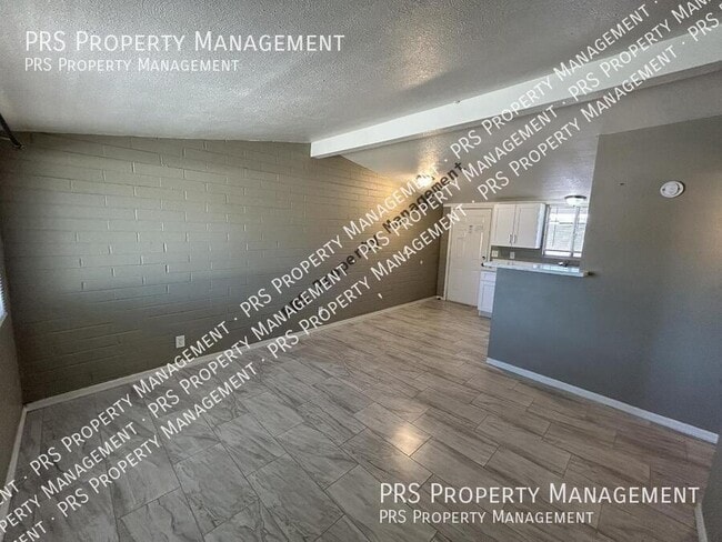 Photo - 761 N Delaware St