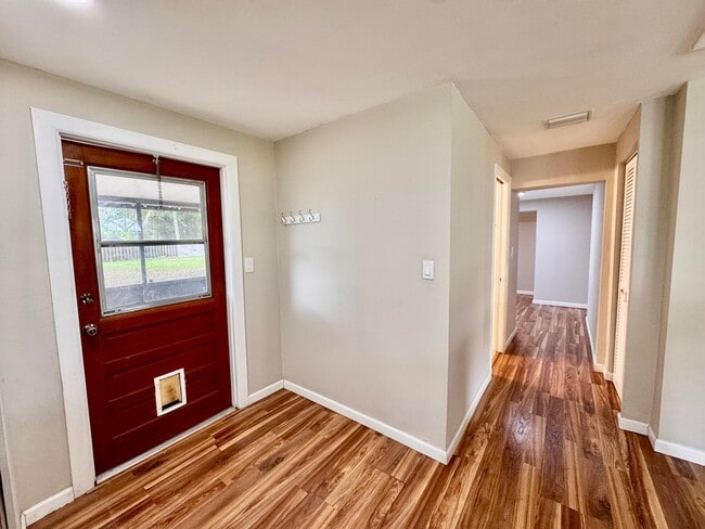 Photo - 609 NW 7th Ct