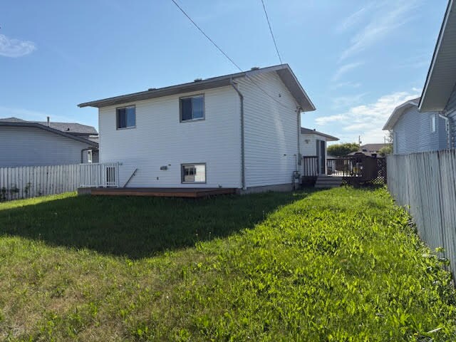 Photo - 10-19 9 Street Close